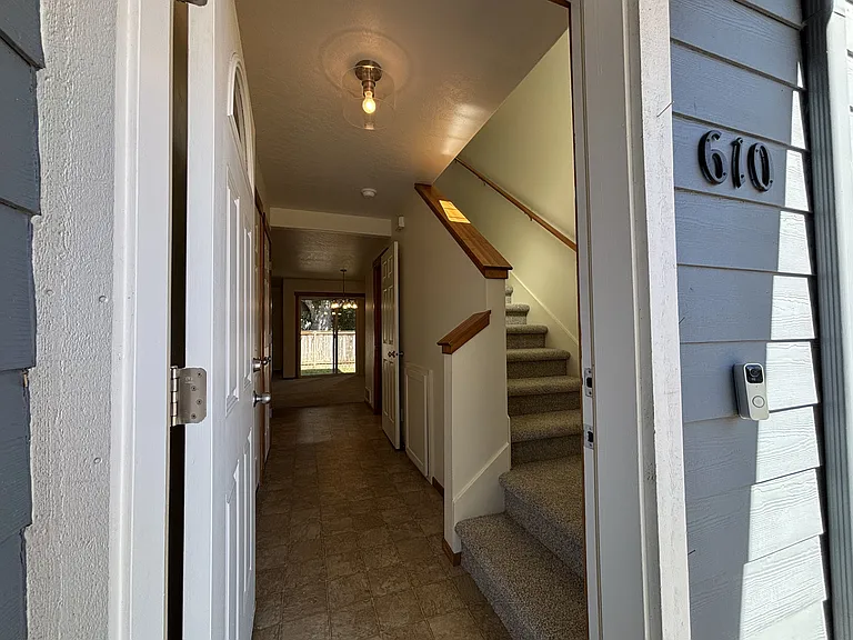610 Maple St #MAIN — Photo 37