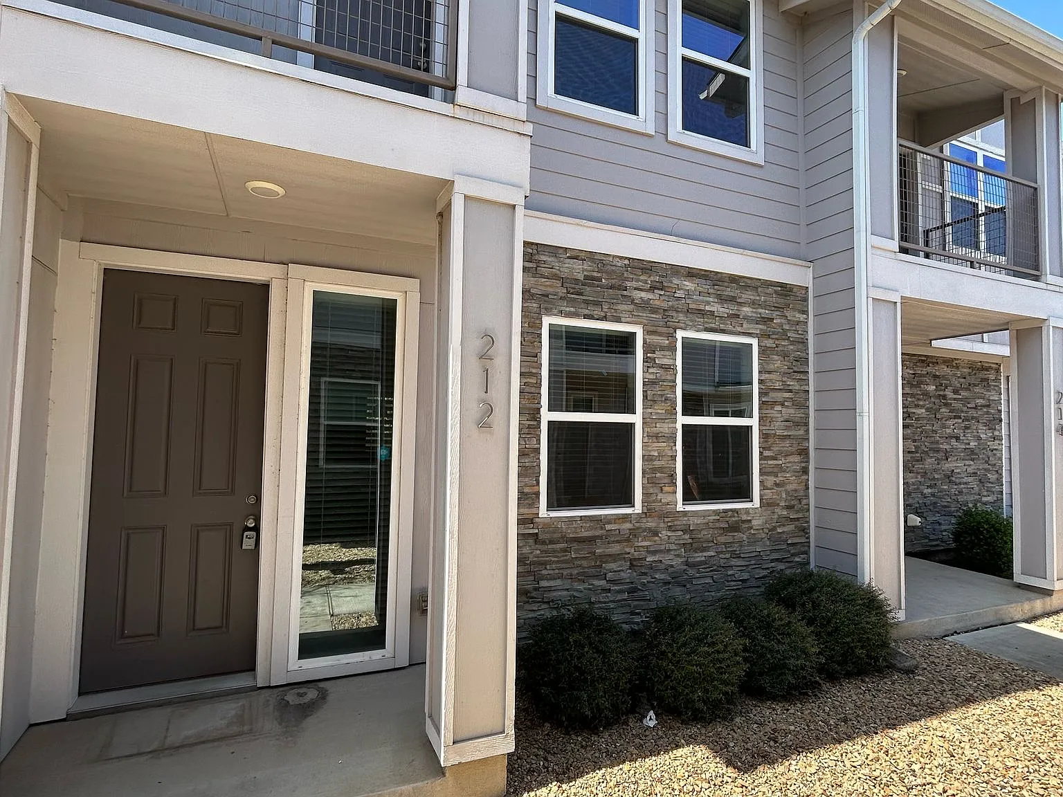 212 Stellariga Pl — Photo 2