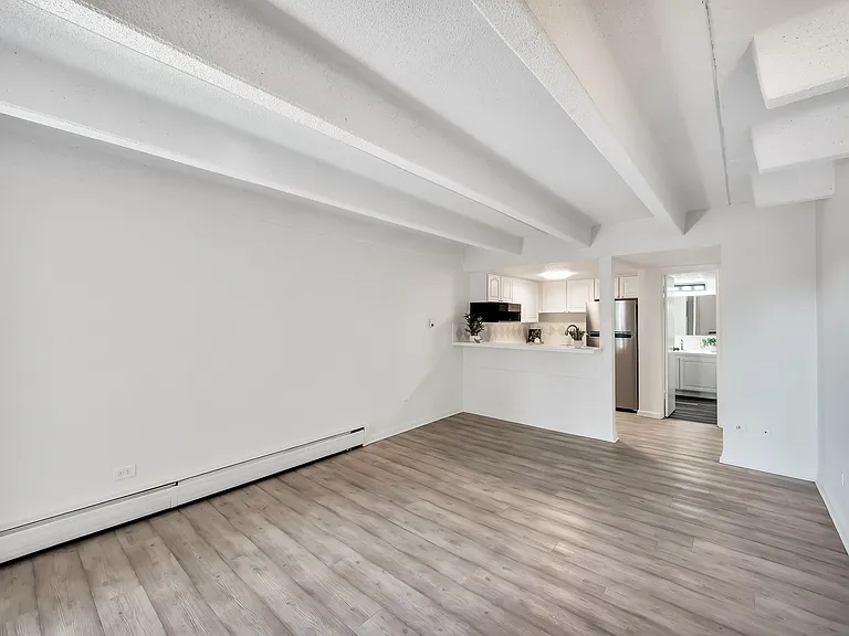 655 N Pearl St #405 — Photo 3