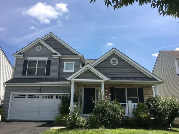 8824 Emerald Hill Dr, Lewis Center, OH 43035
