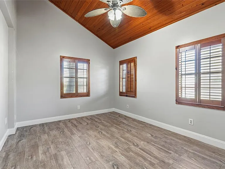 10301 Trail Ridge Ln — Photo 14