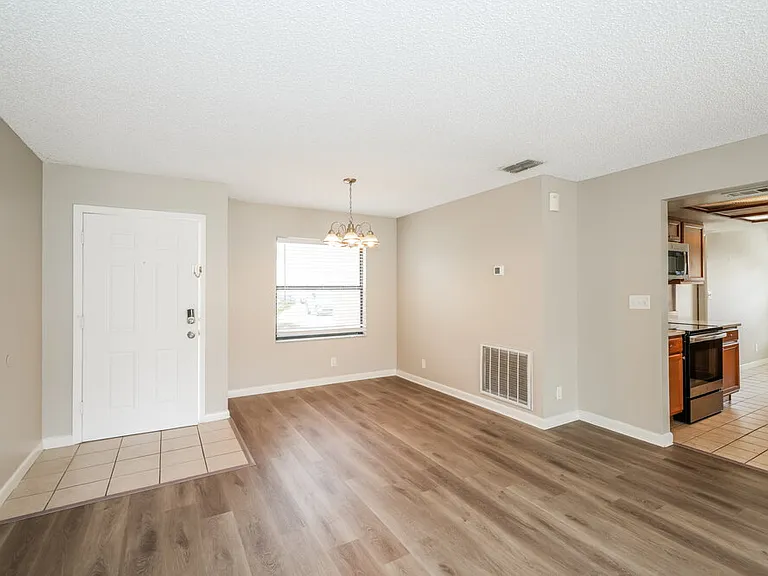 23106 Mayfair Rd — Photo 3