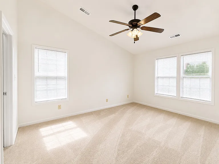 2049 Flushing Ct #2049 — Photo 8