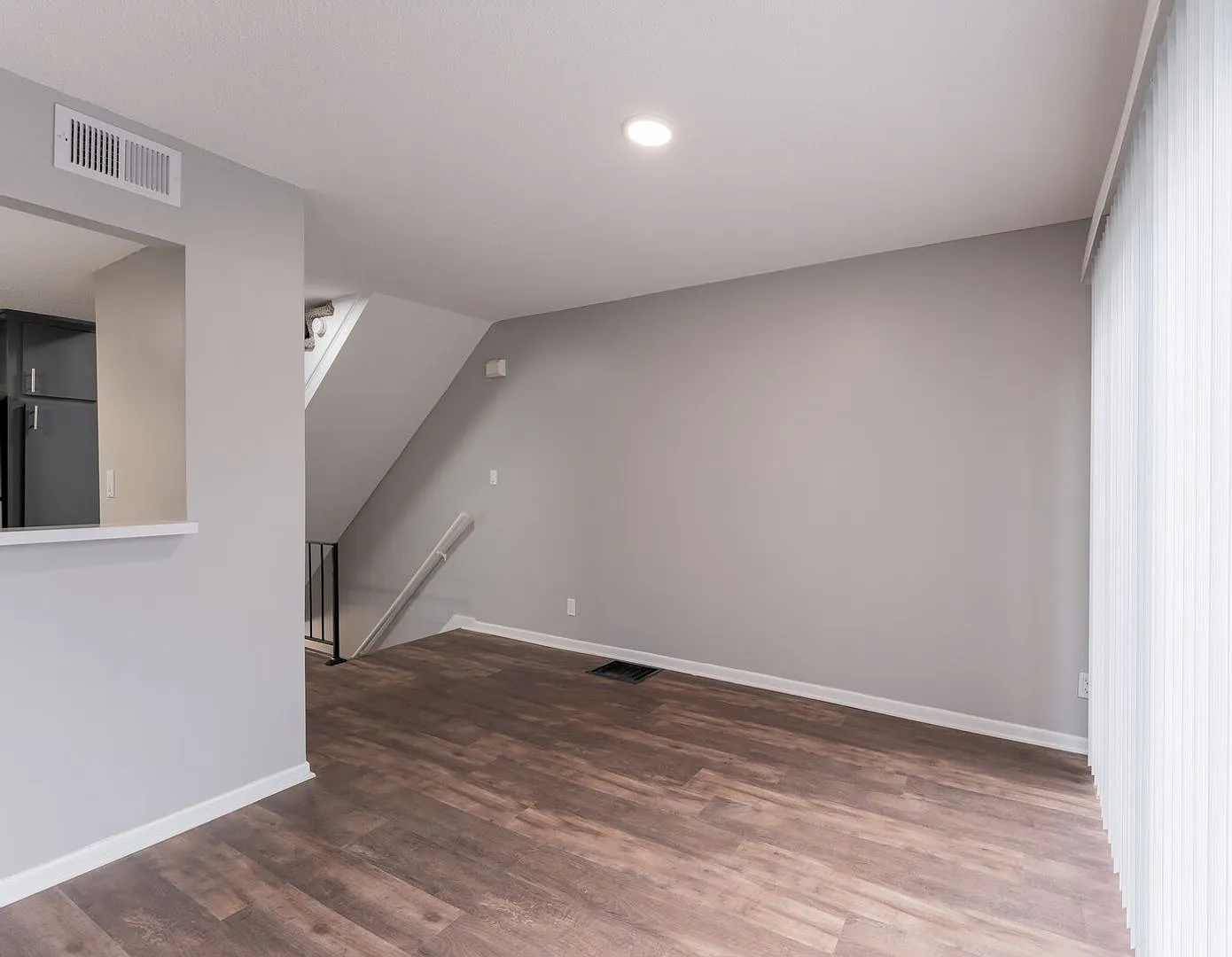 Wornall Place Apartments — Photo 4