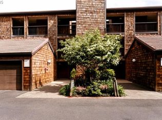 208 Oswego Smt, Lake Oswego, OR 97035