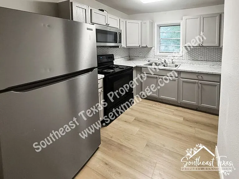 908 Stilwell Blvd — Photo 4