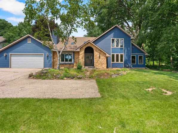 6218 Old Middleton Rd, Madison, WI 53705