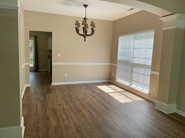 113 S Audubon Ave — Photo 2