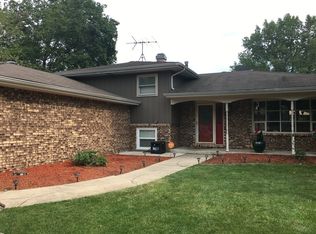 29W069 Schillinger Dr, Naperville, IL 60564
