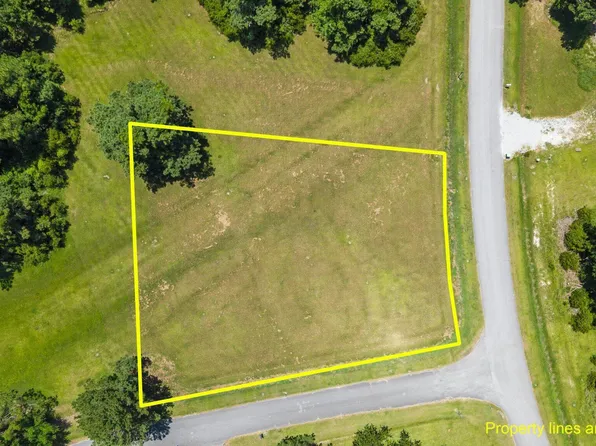 5200 Albemarle Dr, Oriental, NC 28571