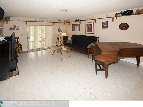 5th image of 11035 NW 37th St