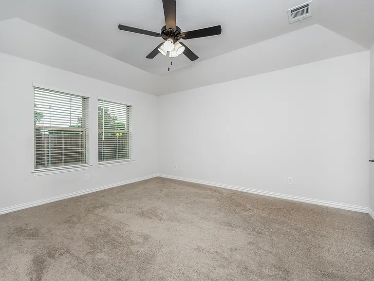 2104 Briar Rose Dr — Photo 6