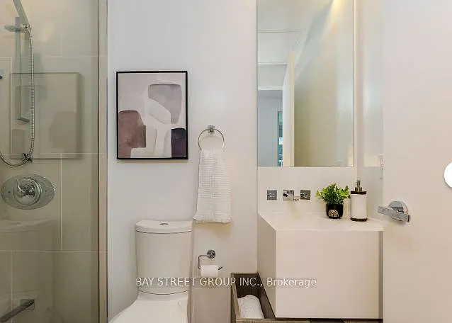 1 Bloor St E #1610 — Photo 8