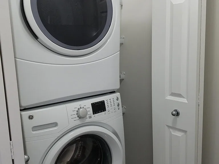 in unit laundry with full size washer/dryer