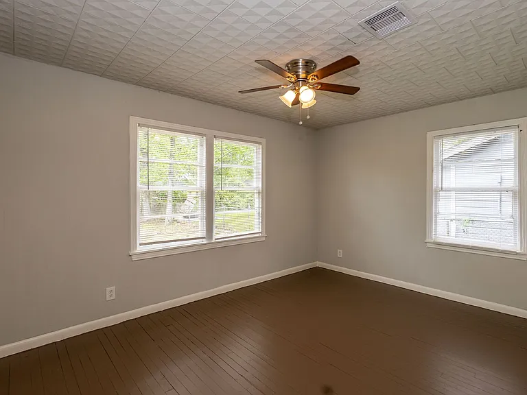 4710 El Paso St — Photo 4
