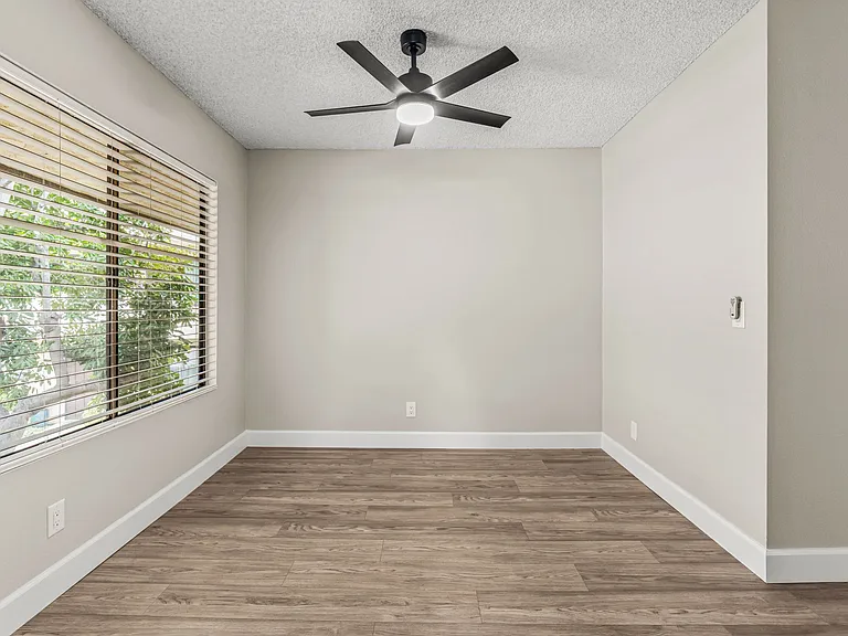 4225 Asher St #40-1 — Photo 4