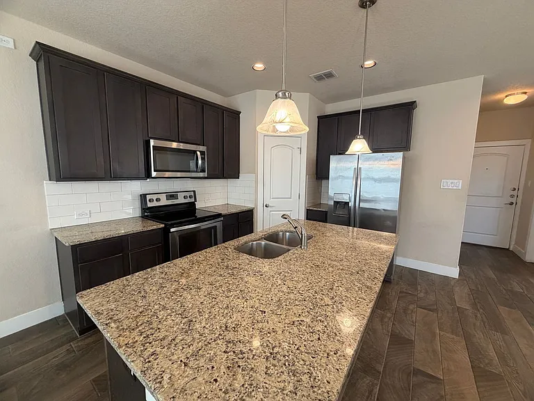 724 Gristmill Dr #19A — Photo 5