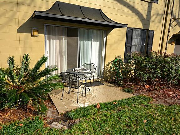 4th image of 223 Windsor St APT 4