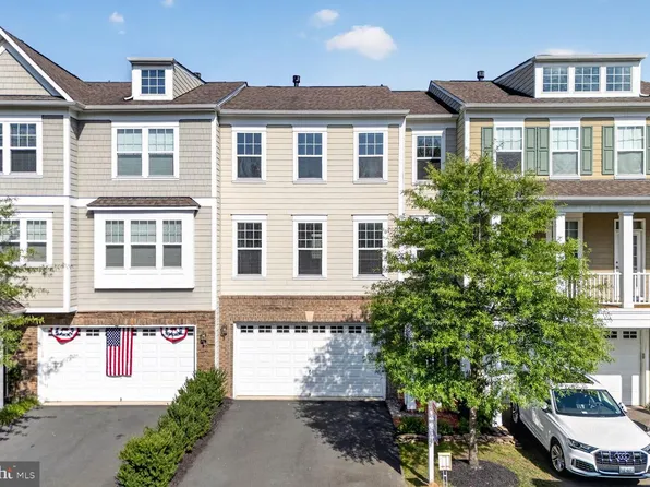 3153 Stone Oak Pl, Oakton, VA 22124
