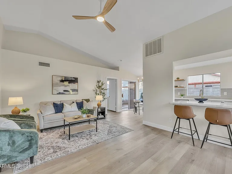 8830 W Saint John Rd — Photo 5