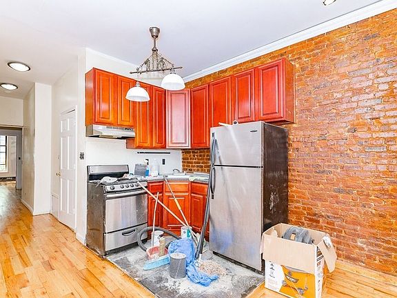 2nd image of 135 Rogers Ave #L1