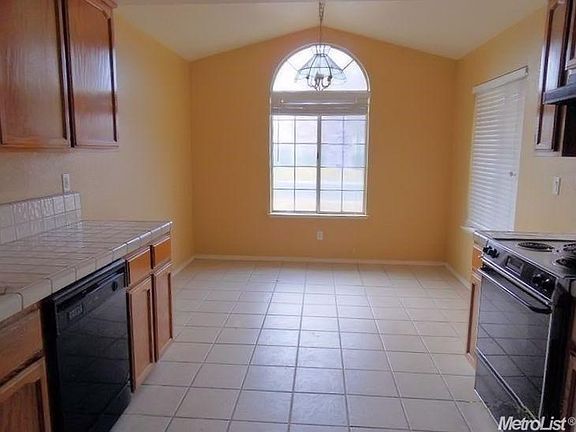 3rd image of 3937 Clydesdale Ln