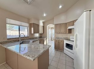 329 E Stonebridge Dr, Gilbert, AZ 85234