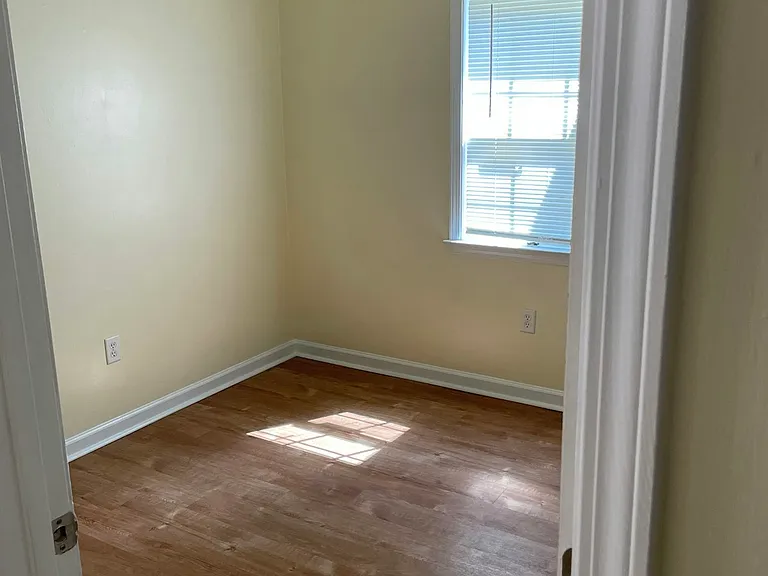 6910 Damascus Rd — Photo 4