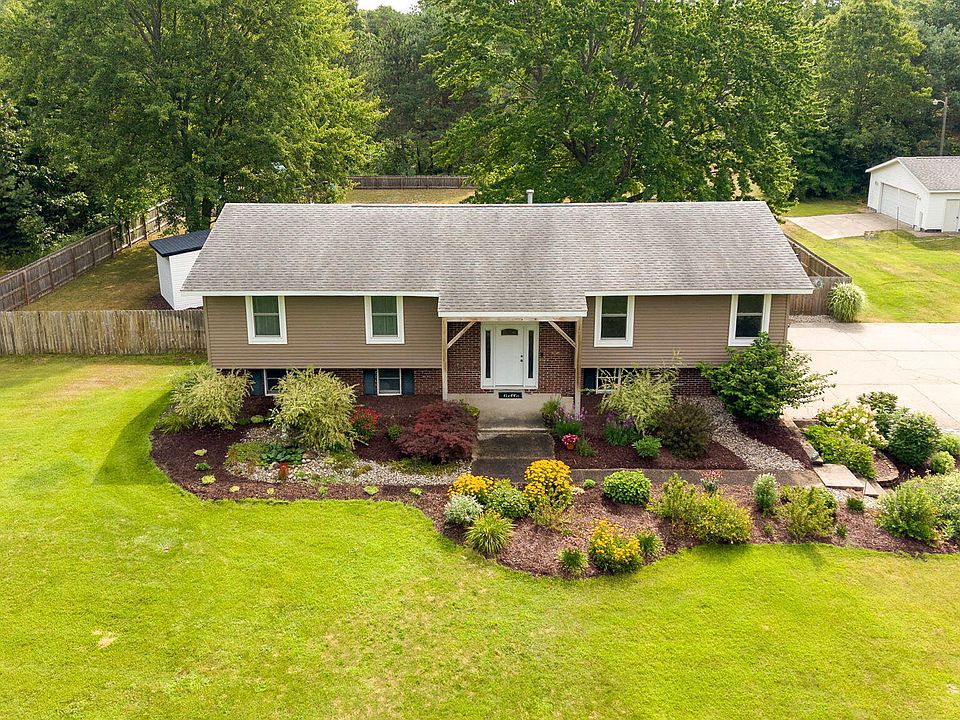 1st image of 3566 S Brooks Rd