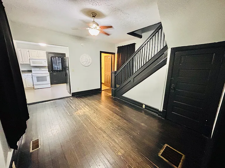 1720 Morton St — Photo 14