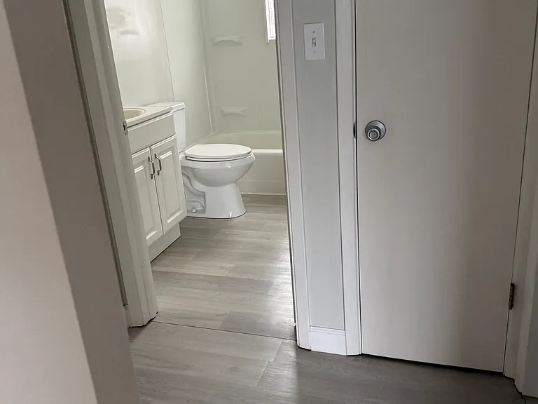 1621 Lincoln Way E #5 — Photo 7