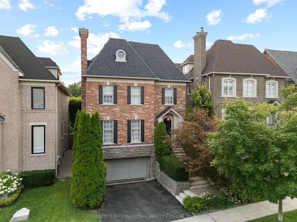 24 True Davidson Dr, Toronto, ON M4W 3X5
