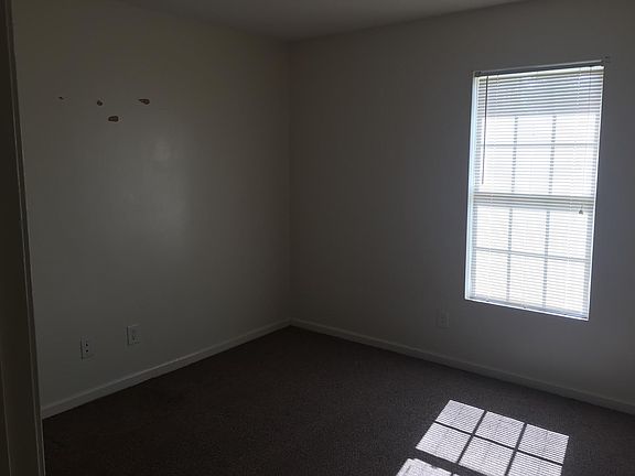 4th image of 910 Pleasant Dr APT 1A