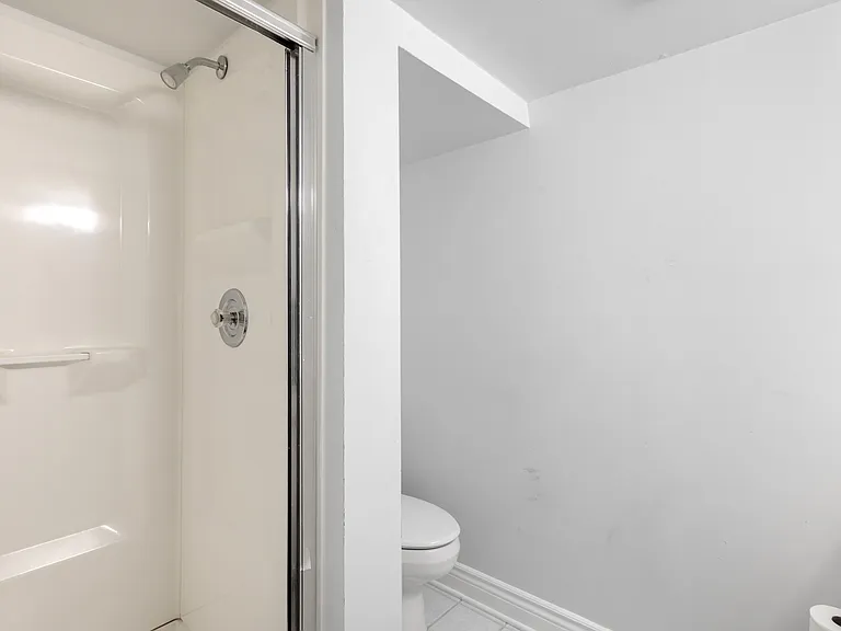424 W Avery St — Photo 34