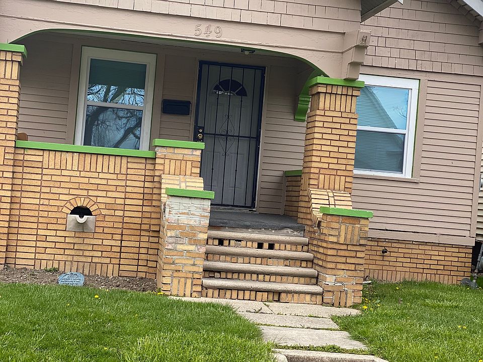 2nd image of 549 Dexter St