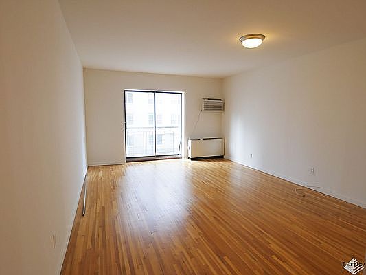 2nd image of 401 E 77th St APT 3D