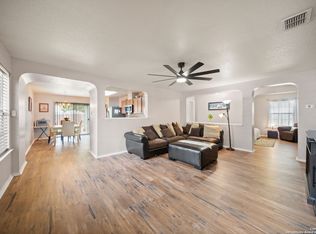 10116 Del Lago Ct, San Antonio, TX 78245