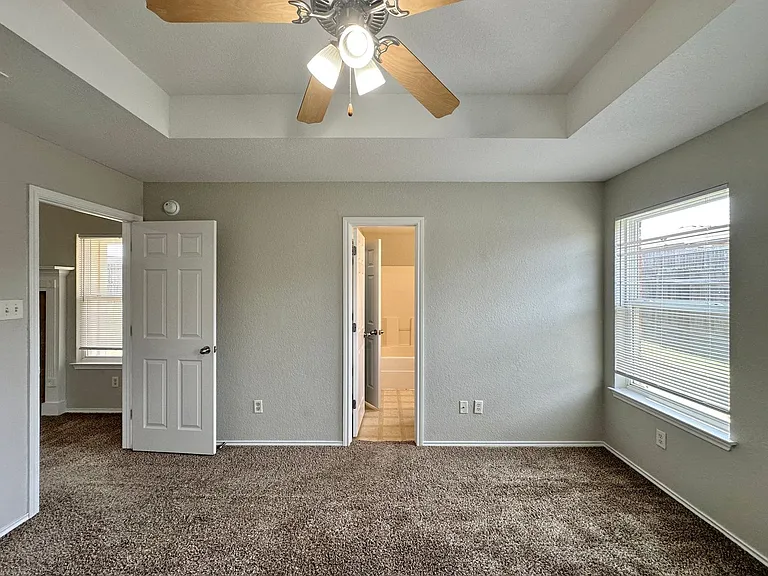 2810 Bastion Loop — Photo 21