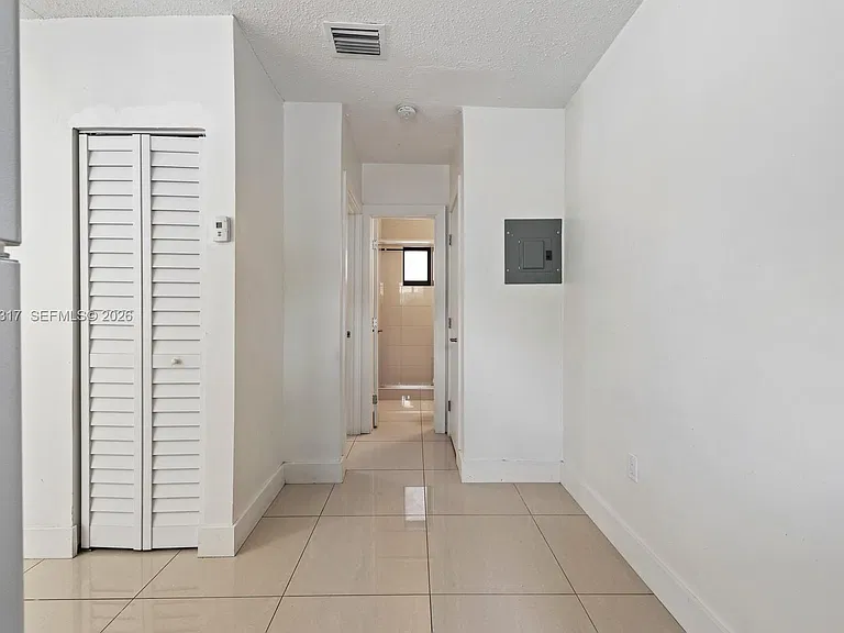 1911 NW 30th St #3 — Photo 7