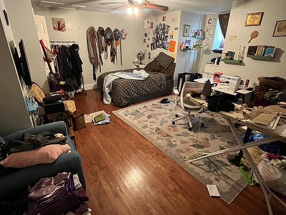 5th image of 135 Hillside St #1B