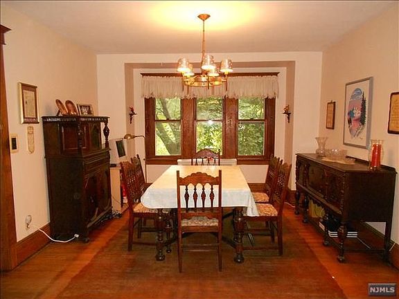 3rd image of 42 Hillside Ave