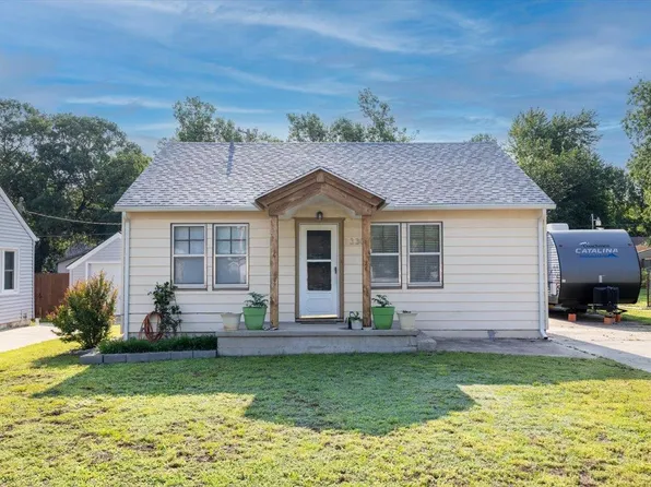 1330 N 3rd St, Arkansas City, KS 67005