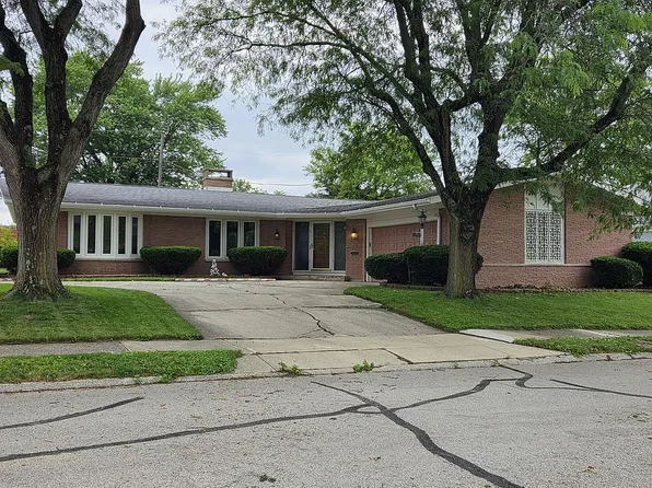 608 Roxbury Ct, Fort Wayne, IN 46807