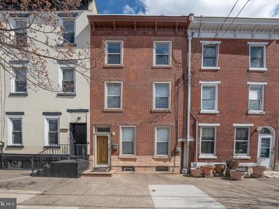 849 Corinthian Ave, Philadelphia, PA, 19130