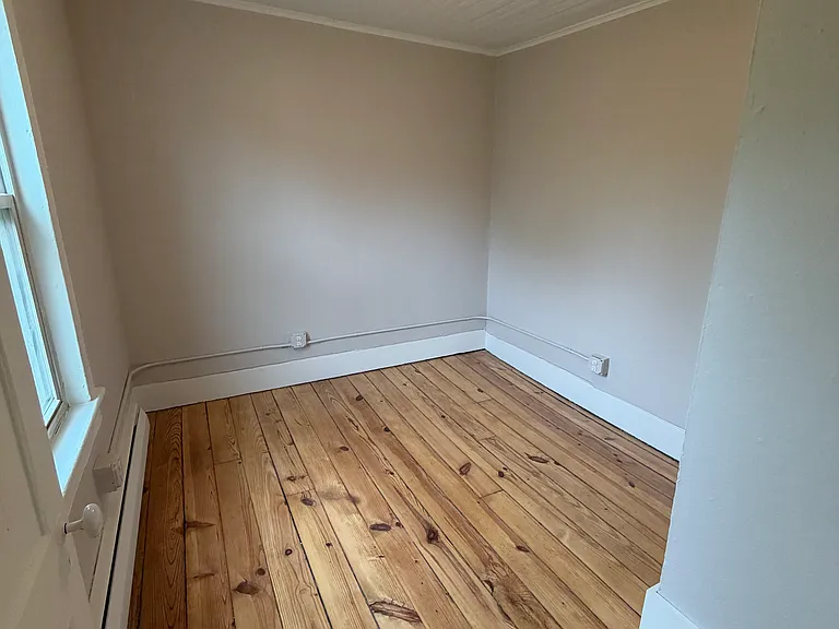 124 Huguenot St #201 — Photo 21
