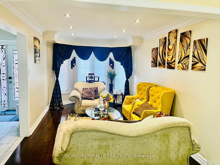 3076 Bayberry Dr — Photo 5