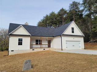 1305 Lakeview Heights Dr, High Point, NC 27265