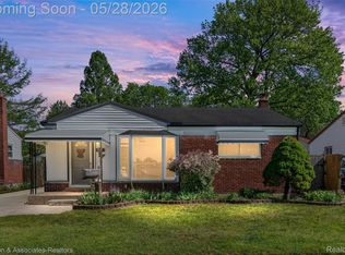 917 E Farnum Ave, Madison Heights, MI 48071