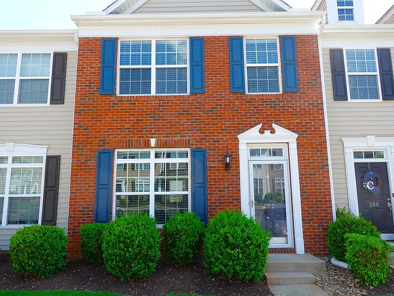 202 Elise Dr #1 — Photo 2