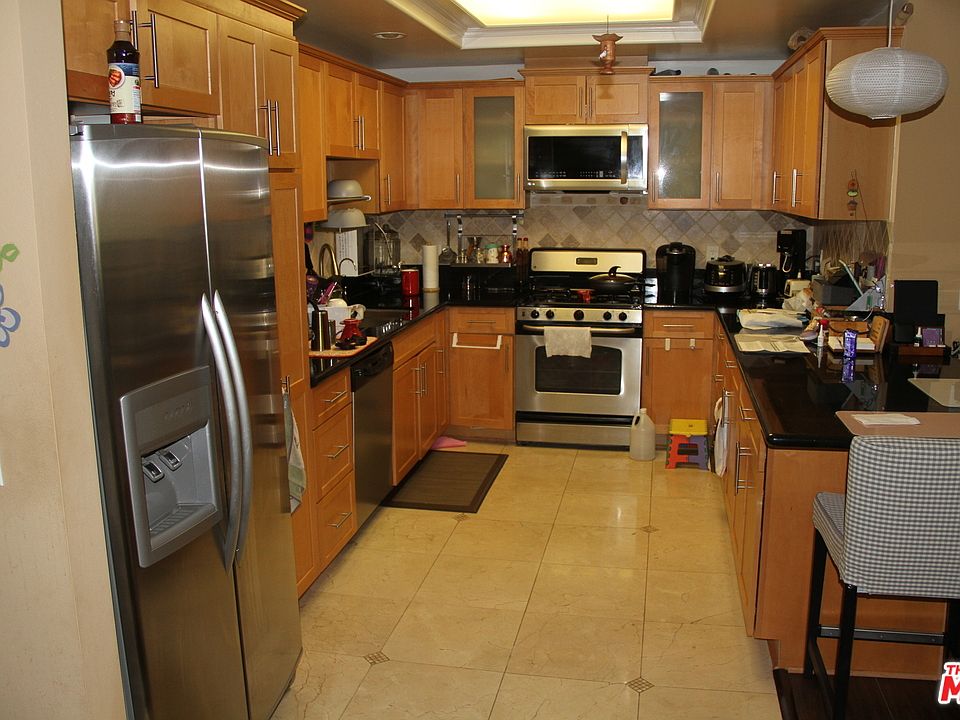 2nd image of 1128 S Serrano Ave APT 304